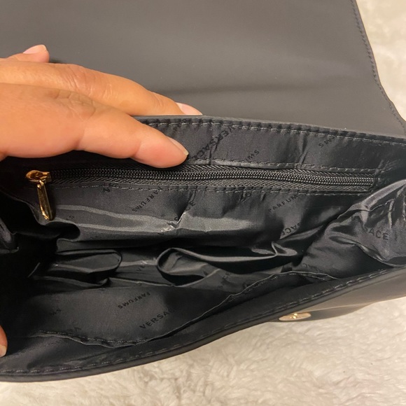 New Versace parfums vegan leather crossbody bag - Picture 8 of 9